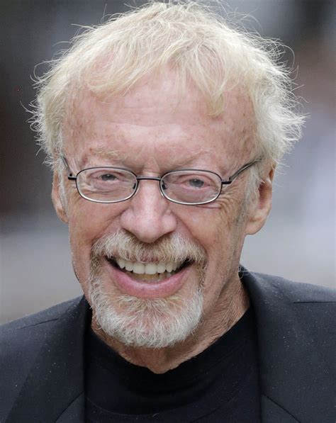 Phil Knight .